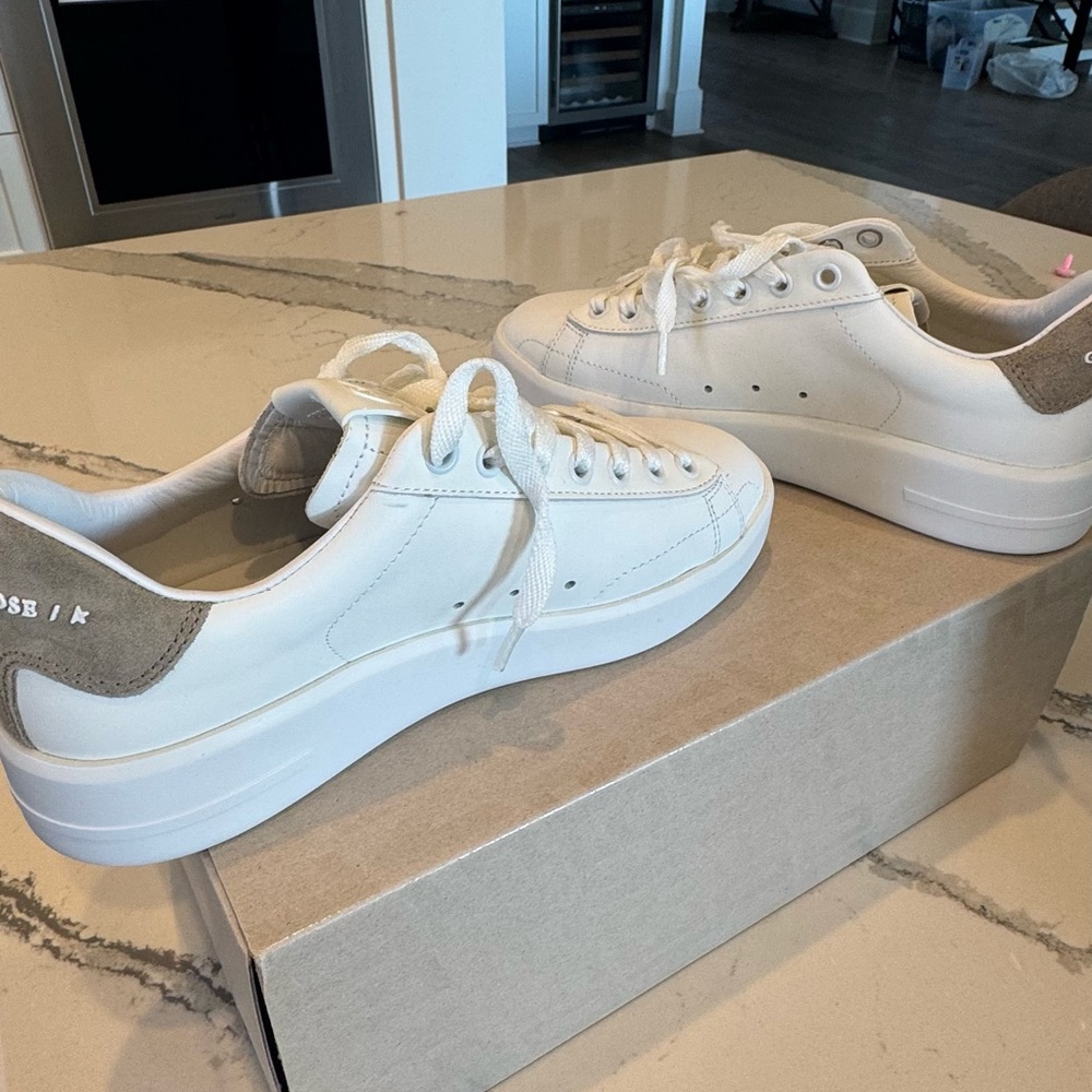 BNWT Golden Goose Sneakers - Picture 2 of 9